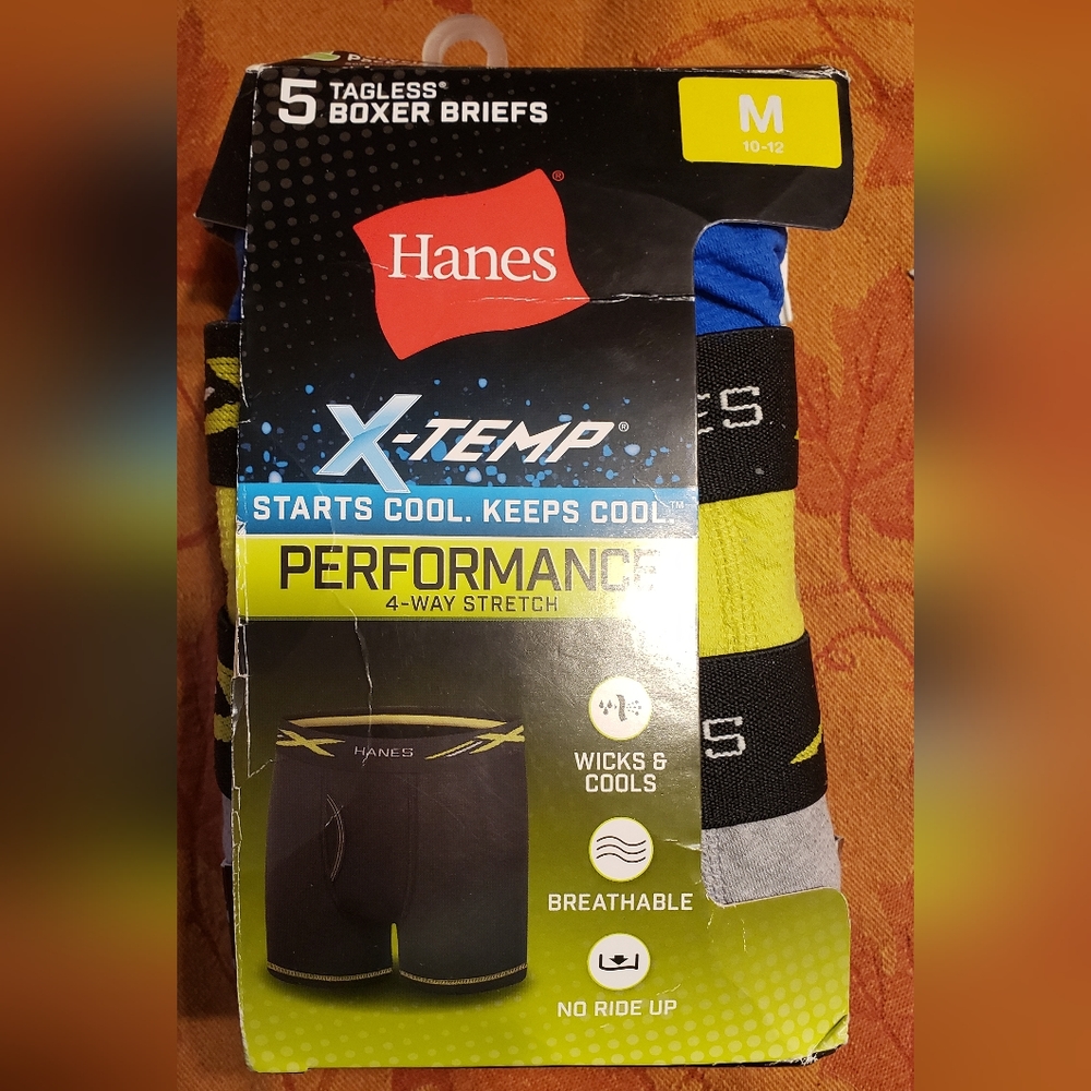 NWT Boys Hanes XTEMP Tagless Boxer Briefs Size M (10-12)